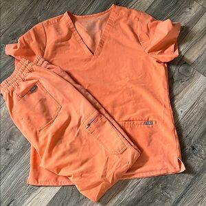 Figs Orange Scrub Set